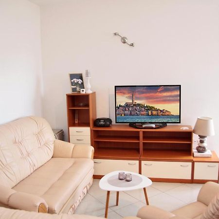 רוביני Apartment Matika, Terrace Apartment 10 Minutes Walk From Center מראה חיצוני תמונה