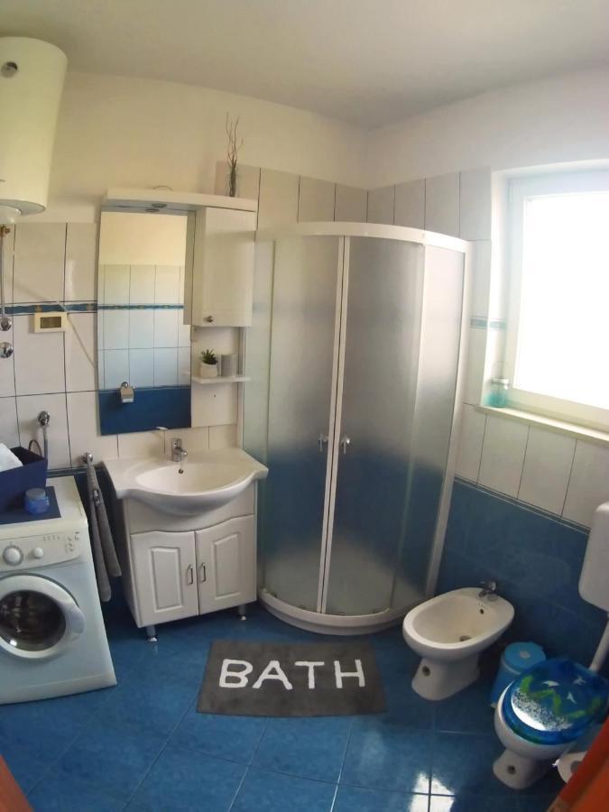 רוביני Apartment Matika, Terrace Apartment 10 Minutes Walk From Center מראה חיצוני תמונה